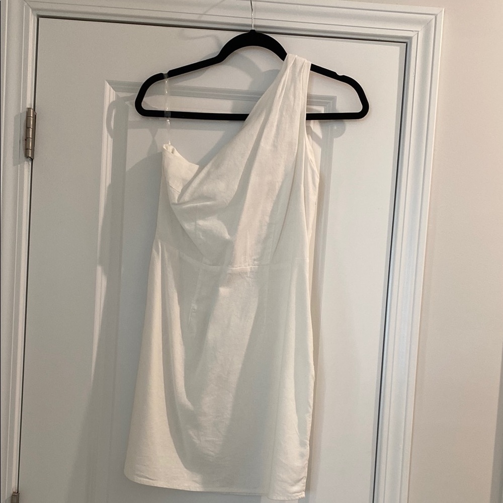 Elegant White One-Shoulder Dress